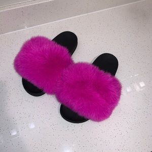 Fuchsia fur slides
